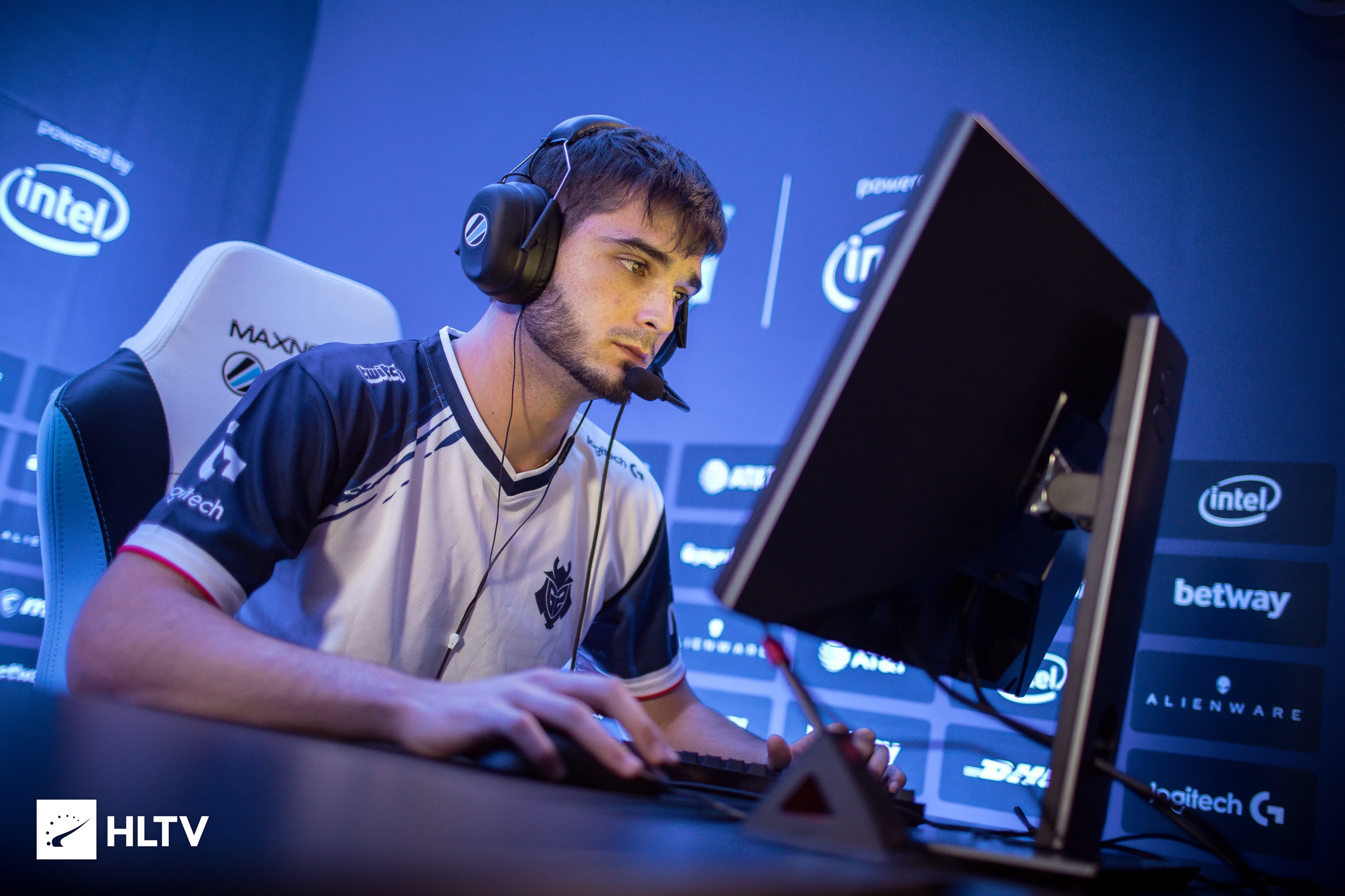 两队在剩下 两队在剩下